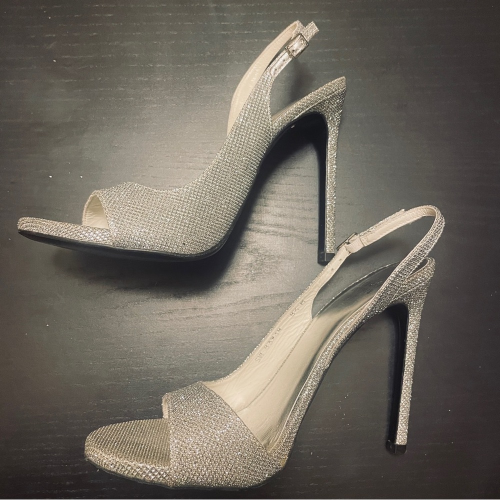 Stuart Weitzman Stiletto Slingback Sandals - Women 8.5 - Silver Metallic